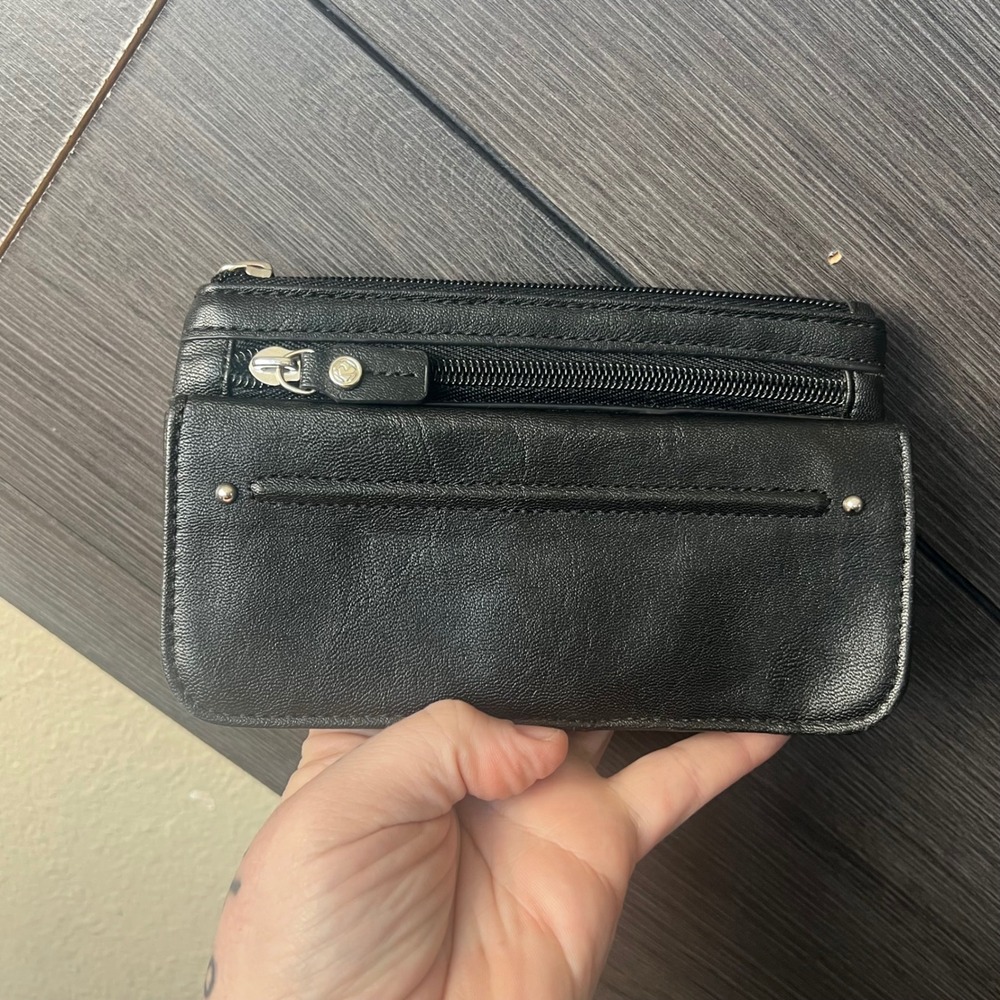 Relic Women's Leather Wallet Black Zip Around Clutch‎ Organizer RFID Style